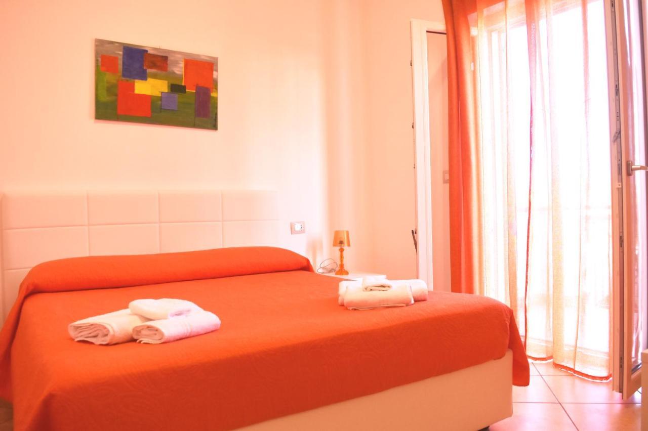 Bed & Breakfast Domus Pepe 斯卡莱阿 外观 照片