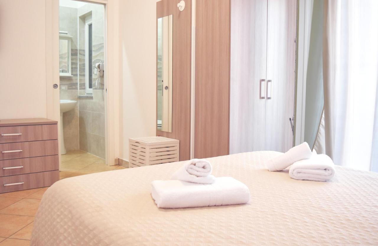 Bed & Breakfast Domus Pepe 斯卡莱阿 外观 照片